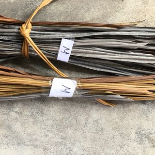 Nan nhựa giả mây và lá