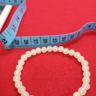Chuỗi đeo tay 5mm nhé dạ quang trong đêm