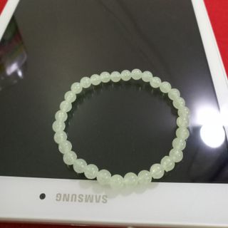 Chuỗi đeo tay 5mm nhé dạ quang trong đêm