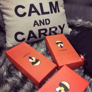 QUẦN FENDI ĐANG QUÁ HOT KHÁCH ƠI