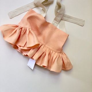 Áo croptop xếp bèo, vai cột nơ.