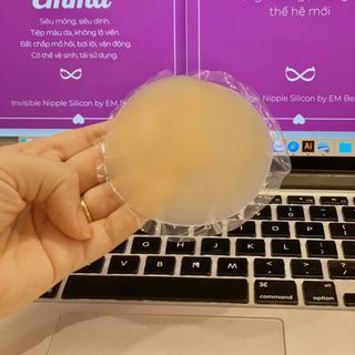 Miếng dán ngực silicon tàng hình trong siêu bám dính