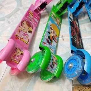 chiếc xe trượt scooter cho bé về sll