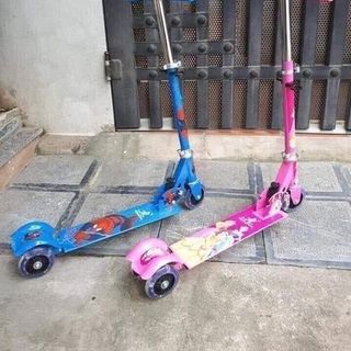 chiếc xe trượt scooter cho bé về sll