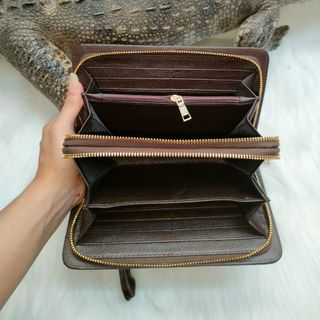 Clulth cầm tay cá sấu