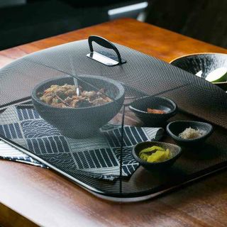 LỒNG BÀN ĐẬY THỨC ĂN PHONG CÁCH BẮC ÂU