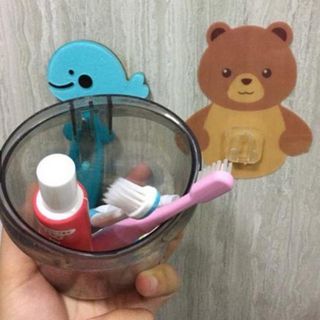 Cốc gấu dán tường đựng bàn chải kem đánh răng