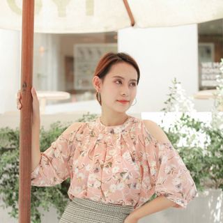 Áo voan hoa khoét tay sành điệu- Hàng Thiết Kế