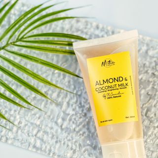 Sữa tắm hạnh nhân dừa