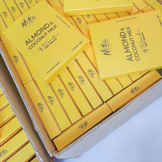 Set tắm trắng hạnh nhân dừa
