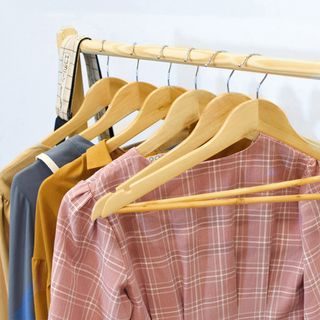 Giá treo quần áo gỗ thông - Nội thất kiểu hàn