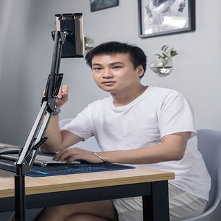 Giá Đỡ Điện Thoại, Máy Tính Bảng Để Sàn | Đa Năng, Điều Chỉnh Xoay 360 Độ.