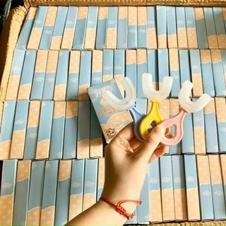 BÀN CHẢI CHỮ U