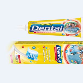 Kem đánh răng Dental Family Total + Whitening vảo vệ toàn diện 100ml.