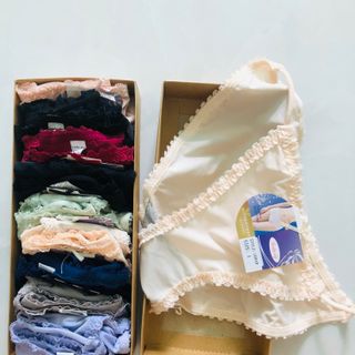 Hộp giấy nhật đựng Quần Lót Nam Nữ để bán