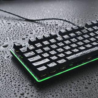 Bàn Ơhím Gaming Newmen GM550 (USB/Led Rainbow/Đen)