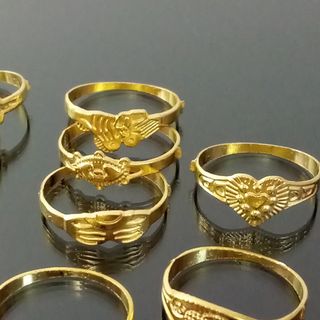 Nhẫn đeo tay xinh màu vàng đủ mẫu