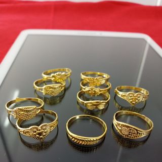 Nhẫn đeo tay xinh màu vàng đủ mẫu