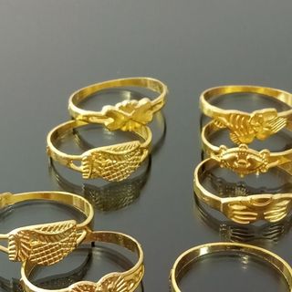 Nhẫn đeo tay xinh màu vàng đủ mẫu