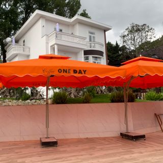 DÙ NGOÀI TRỜI, LỆCH TÂM VUÔNG 3m x 3m, sắt hộp dày chắc chắn ( đã bao gồm đế)