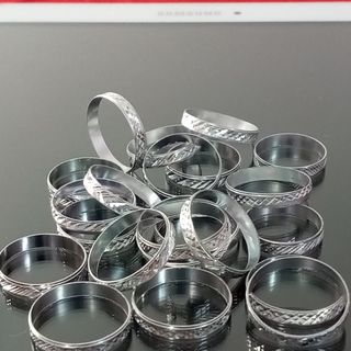 Cà rá nhẫn đeo tay