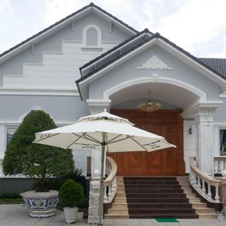 Dù ngoài trời, dù lệch tâm tròn đk 3m5, hàng gia công, sắt dày, giá xưởng (đã bao gồm đế)