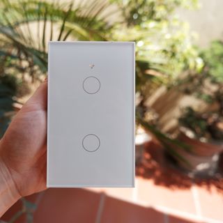 Công tắc cảm ứng thông minh Tuya wifi RF433 1 2 3 4 nút ấn màu đen và trắng