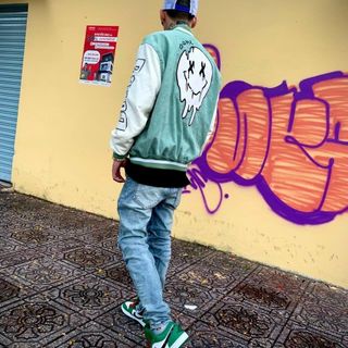 Áo khoác nhung kiểu bomber logo in chữ G, logo thêu toàn thân sắc nét