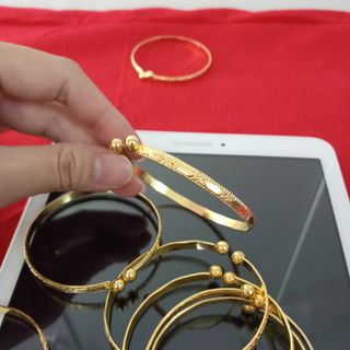 Vòng tay mạ vàng