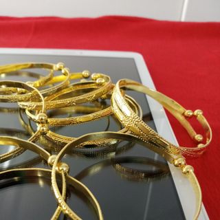 Vòng tay mạ vàng