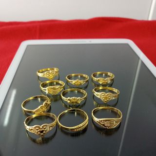 Nhẫn đeo tay mạ vàng