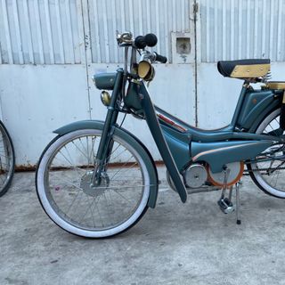 Mobylette AV42 cực độc