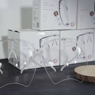 KÍNH CHỐNG GIỌT BẮN