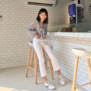 Quần Kaki Nử Ống Loe Chất Vải Dày Mịn Siêu Phẩm Với 2 màu Đen Trắng