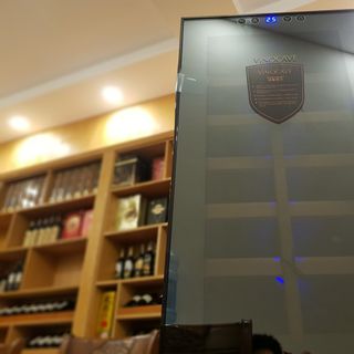 Tủ bảo quản rượu vang 28 chai khay gỗ cực sang