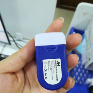 Máy đo nống độ oxy trong máu SpO2 và nhịp tim Finger Clip Pulse Oximeter JN