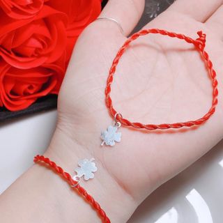 Vòng chỉ đỏ mix cỏ 4 lá bạc