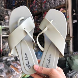 Kẹp tông nhựa xỏ ngón nữ k31 giá rẻ