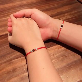 Vòng chỉ đỏ mix bạc và trầm