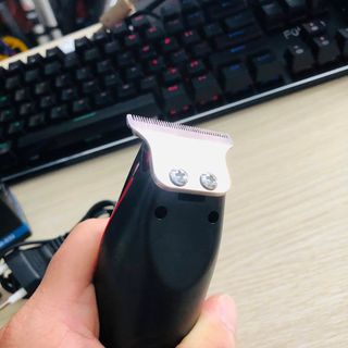 Tông đơ cắt tóc cho bé và người lớn