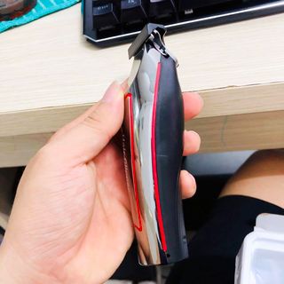 Tông đơ cắt tóc cho bé và người lớn