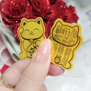 Mèo, hổ may mắn dán điện thoại hot 2022