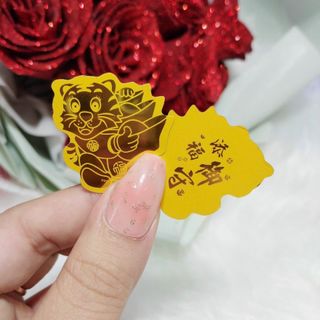Mèo, hổ may mắn dán điện thoại hot 2022