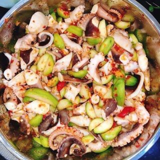 Râu bạch tuộc KHỦNG LỒ