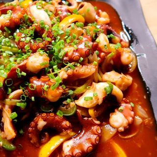 Râu bạch tuộc KHỦNG LỒ