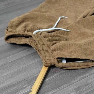 Quần nhung lửng có túi sau phong cách cá tính