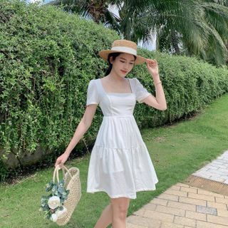 đầm folly - đầm babydoll cách điệu lưng ,đầm xốp trắng, buộc lưng sau, cổ vuông dáng xòe, mặc đi chơi, đi dạo cho mùa hè