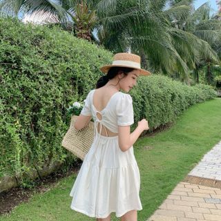 đầm folly - đầm babydoll cách điệu lưng ,đầm xốp trắng, buộc lưng sau, cổ vuông dáng xòe, mặc đi chơi, đi dạo cho mùa hè