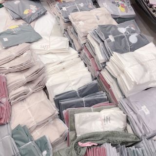 Áo thun qc ôm lô giá rẻ chỉ 40/50k.