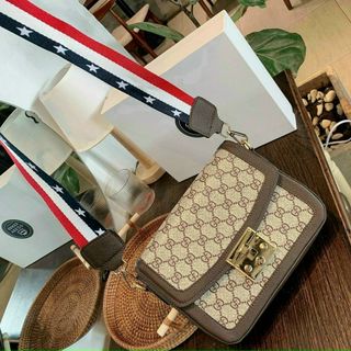 Tui xách da xịn j